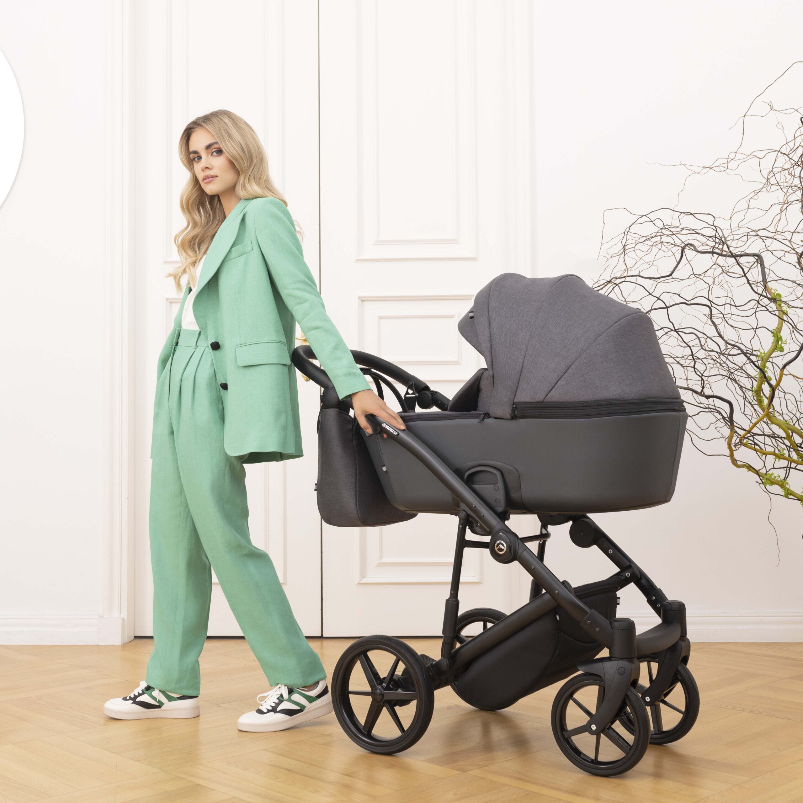 Adamex MOBI NEW LUX - lekka gondola EPP
