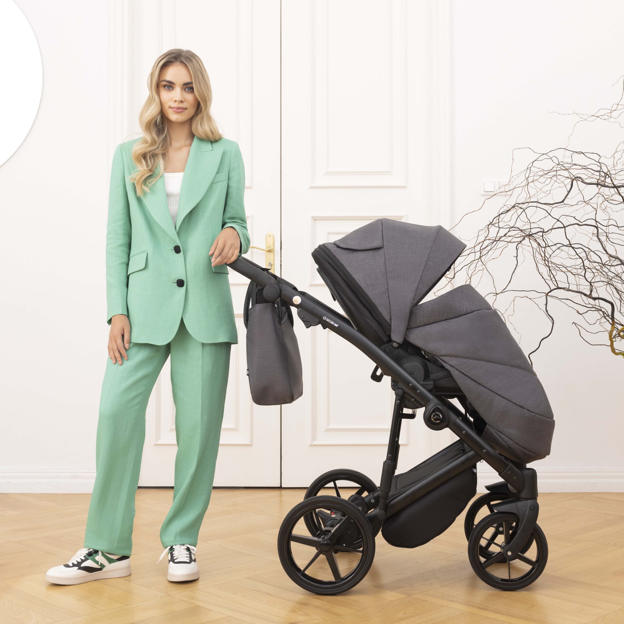 Adamex MOBI NEW LUX - wózek w wersji spacerowej