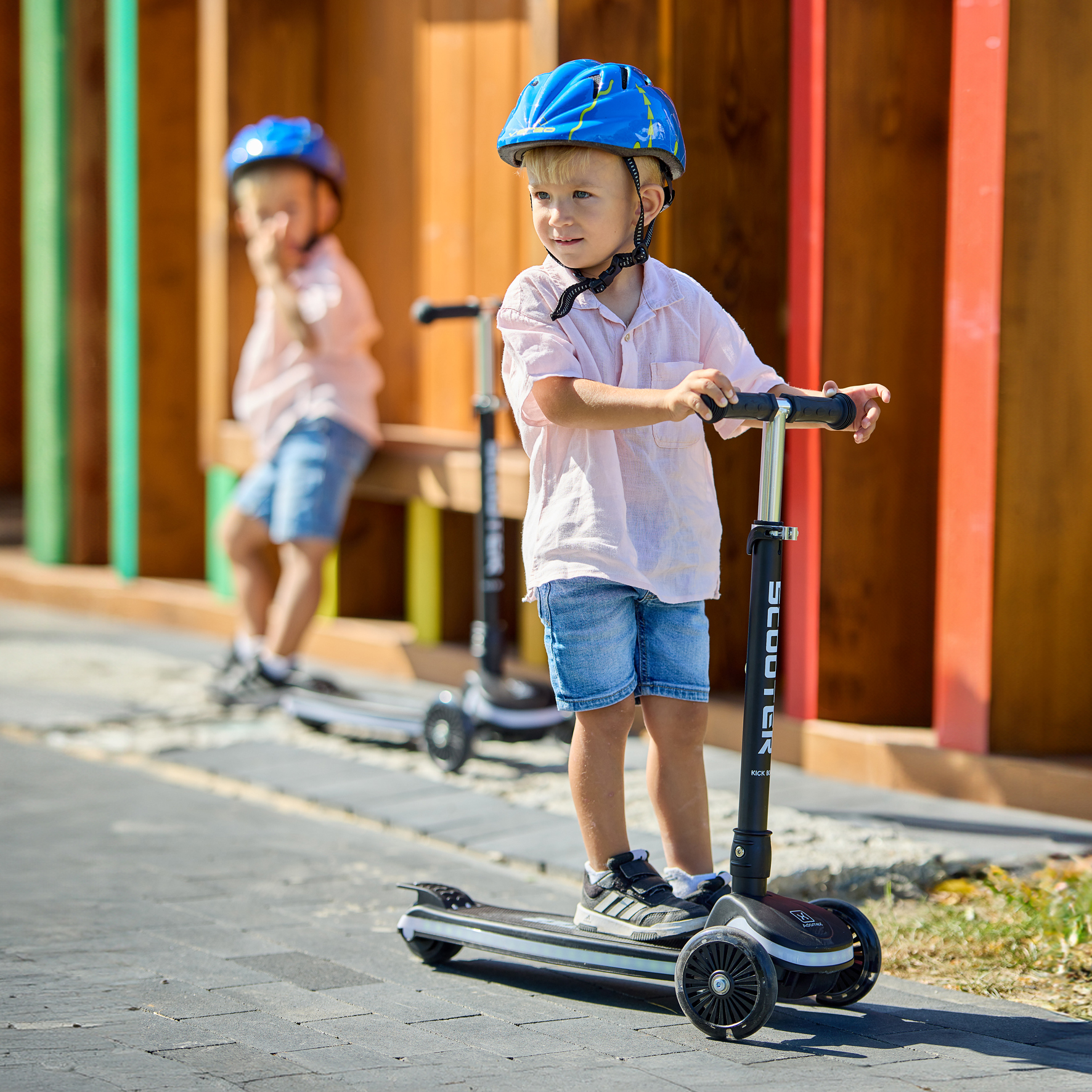 Hulajnoga balansowa LED Scooter z podświetlanym podestem i trzema kołami