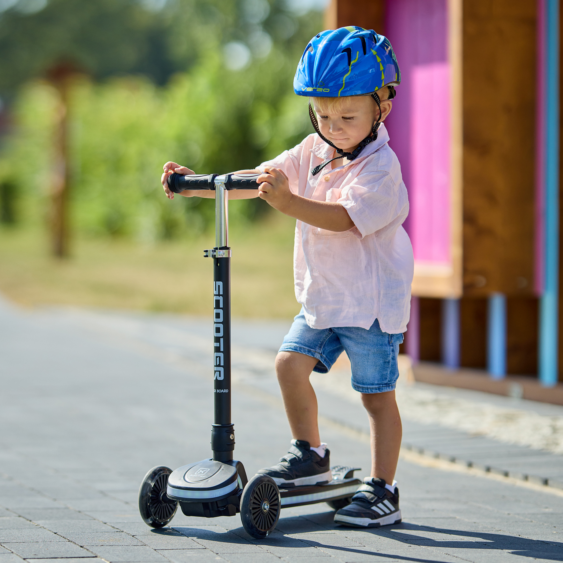 Hulajnoga LED Scooter z regulowaną kierownicą i składaną konstrukcją