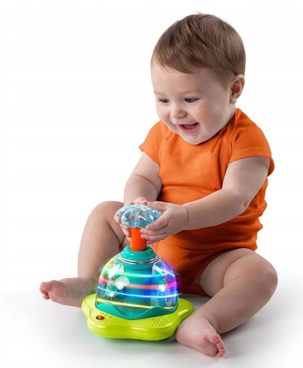 Bright Starts Press & Glow Spinner podczas zabawy