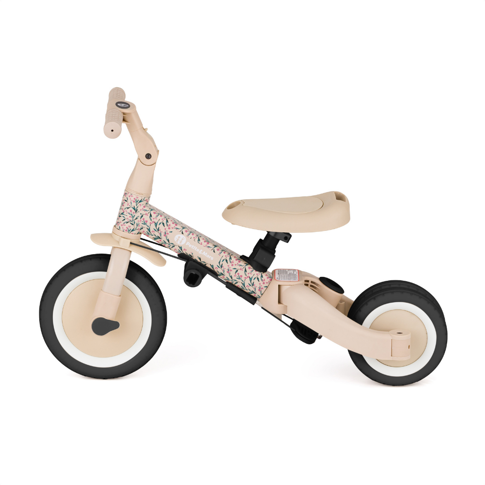 Rowerek Petite&Mars Turbo Pink Meadow w trybie biegowym