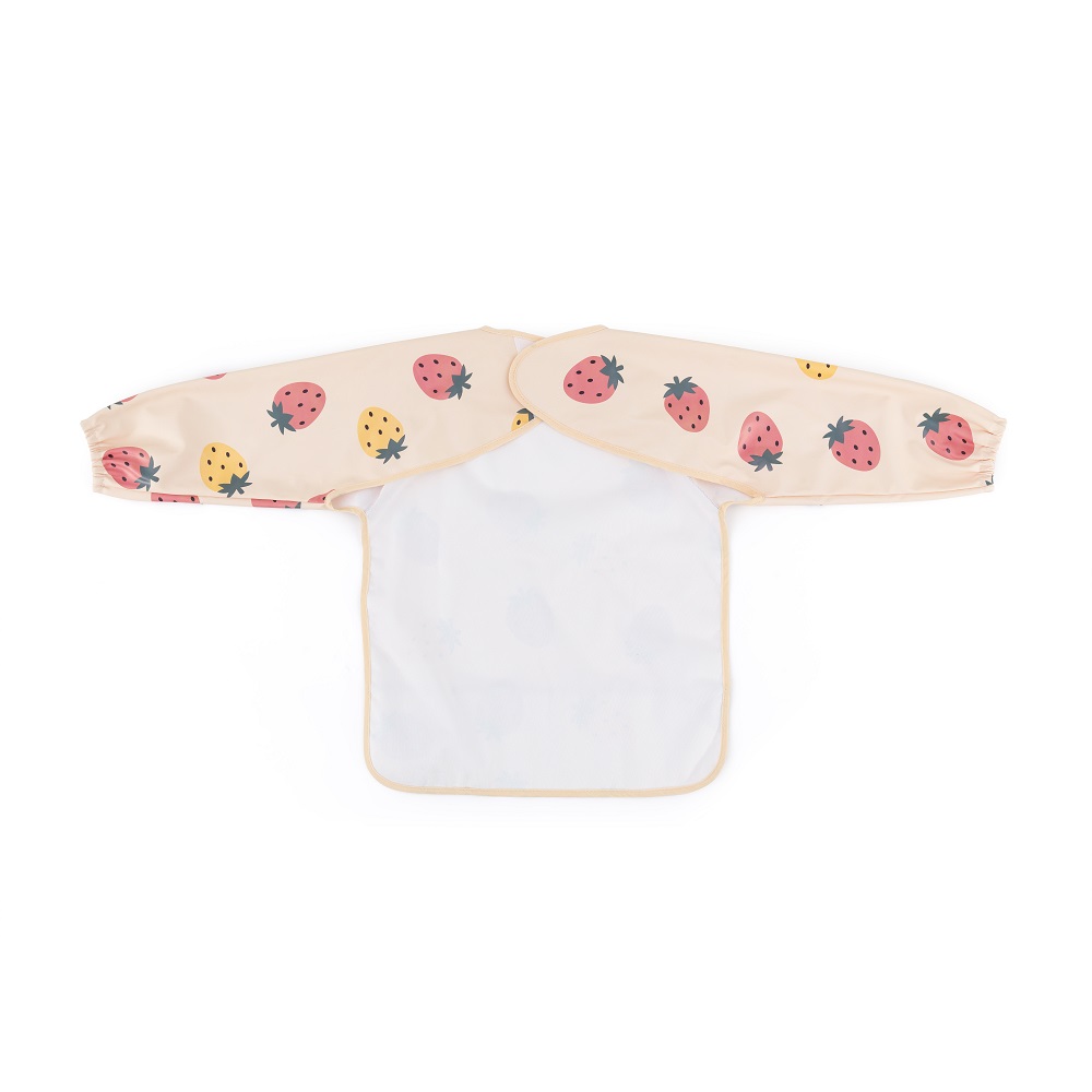 Tył śliniaka Petite&Mars Ben Beige Strawberries z długimi rękawami