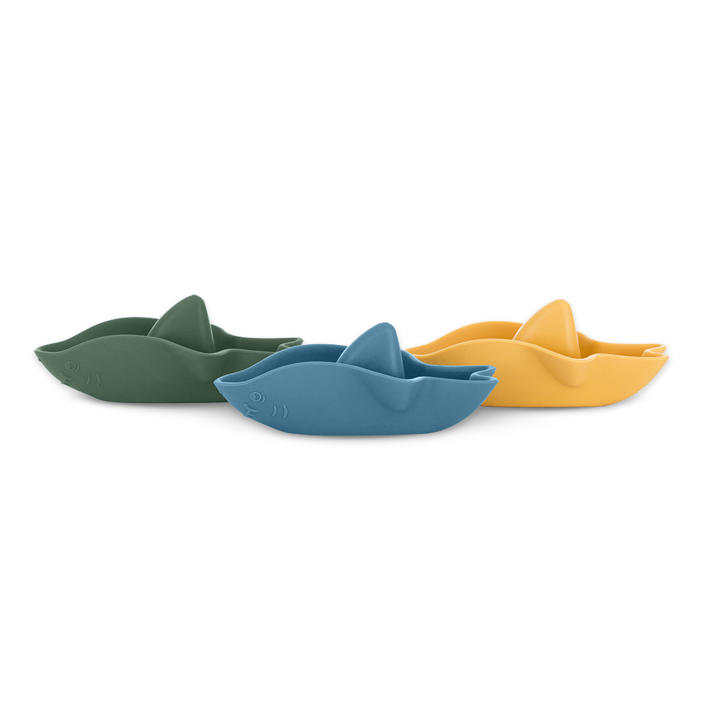 Kolorowe figurki z zestawu Petite&Mars Sharks